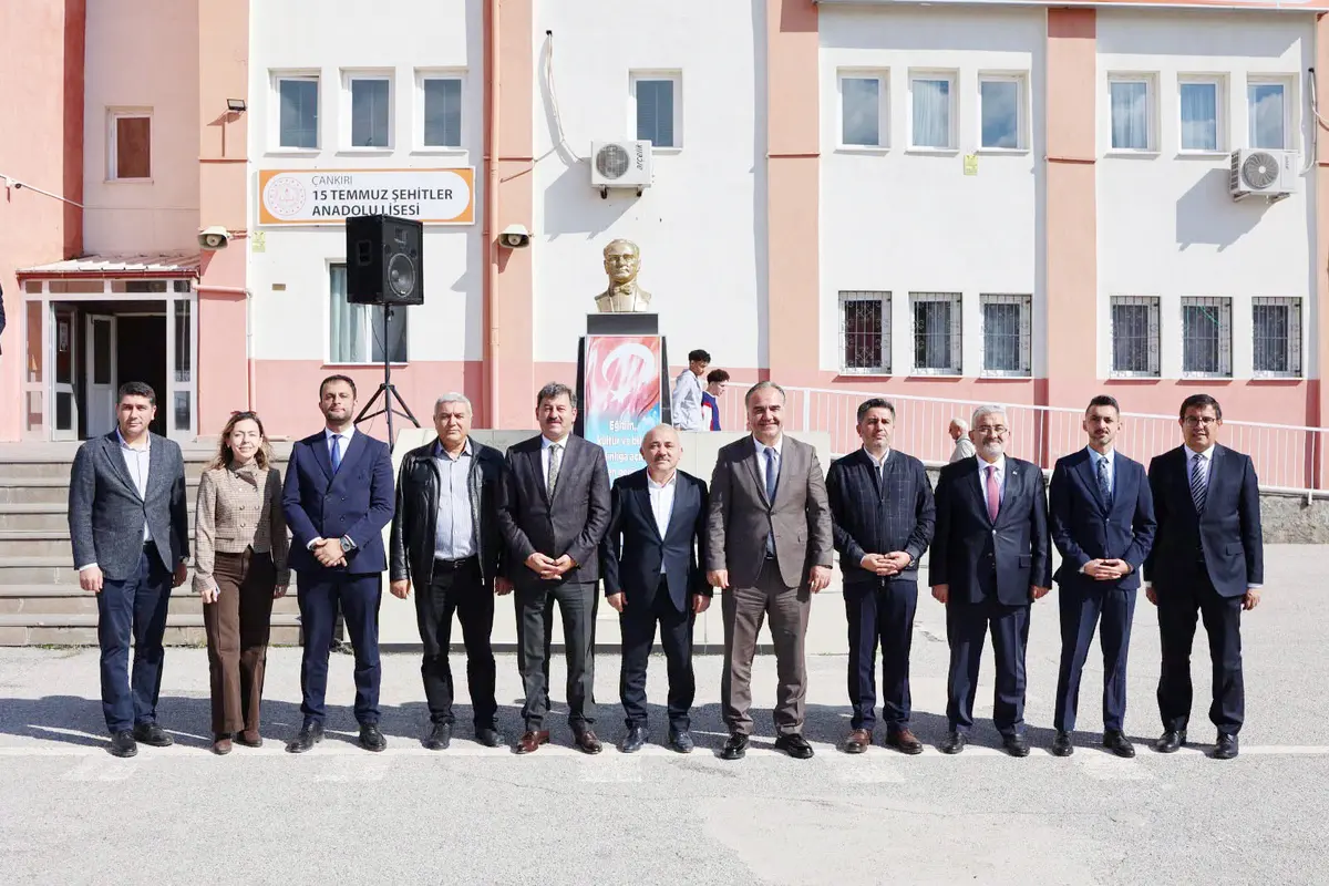 15 Temmuz Şehitler Anadolu Lisesi kermesinde il protokolü buluştu