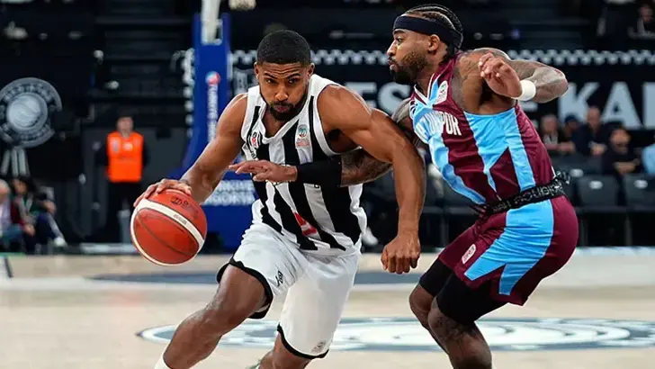 Beşiktaş ligde ilk galibiyetini Trabzonspor karşısında aldı