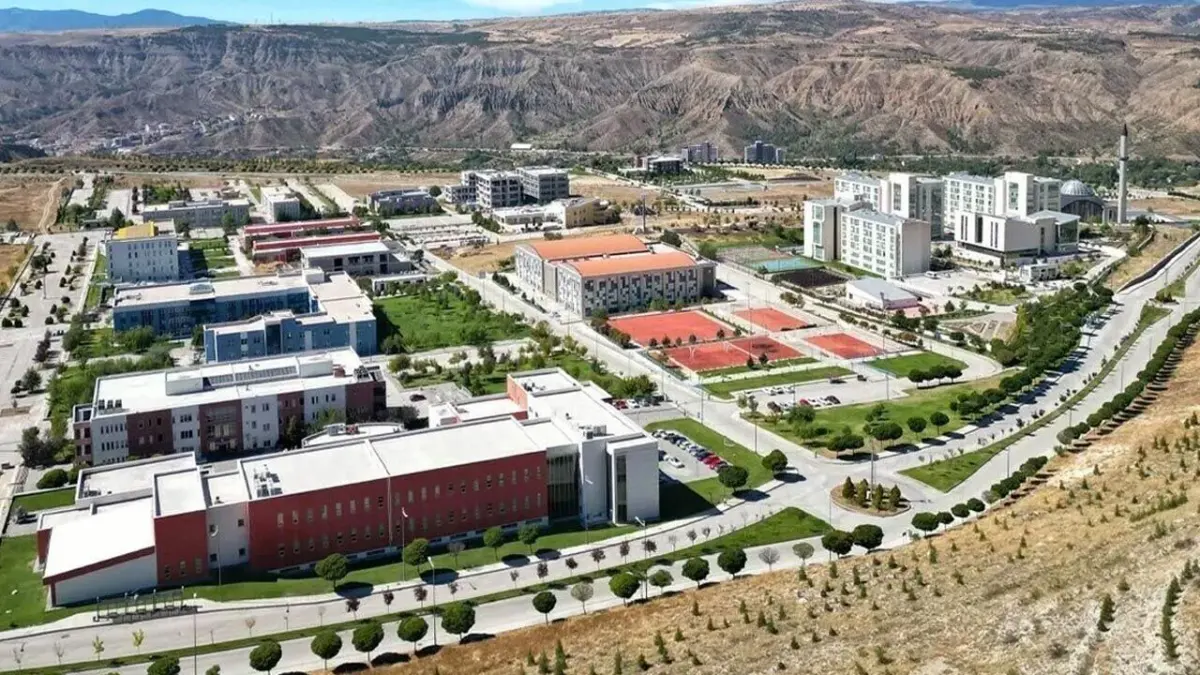 ÇAKÜ 9 akademik kadro için başvuru alıyor