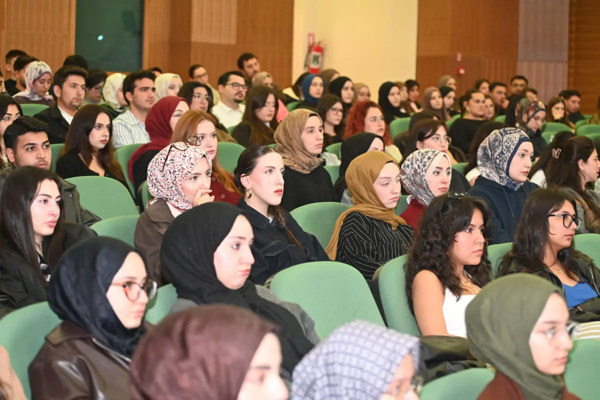 ÇAKÜ Türkiye üçüncülüğünün ardından ÜNİDES 7. dönemi için kolları sıvadı