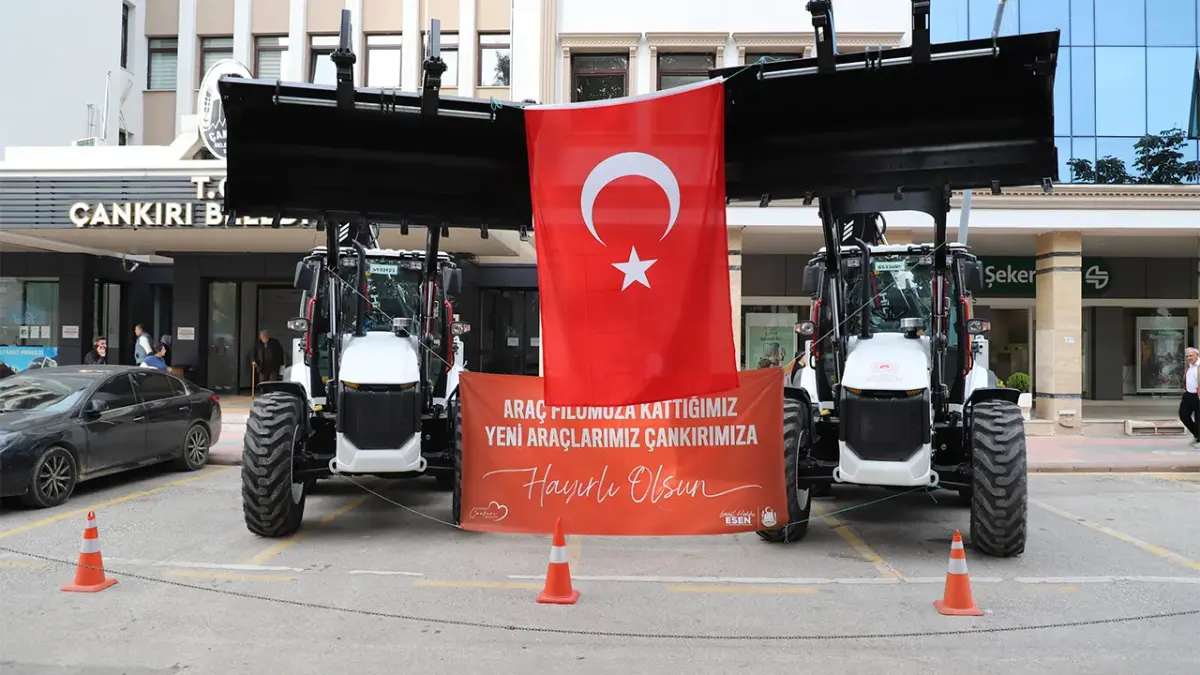 Çankırı Belediyesi'ne iki kepçe, biri Bakanlık hibesi diğeri öz kaynakla alındı