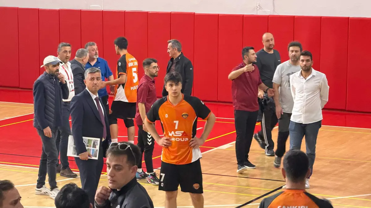 Çankırı Birlikspor kendi sahasında Maliye Voleybol'a 3-1 yenildi