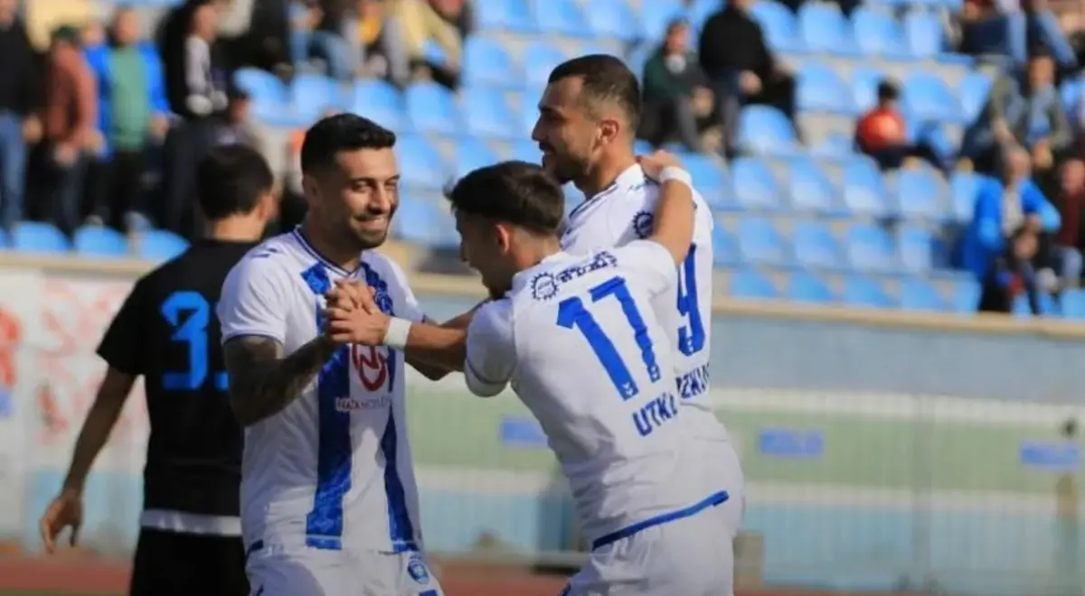Çankırı FK futbolcuları gol sevinci yaşıyor