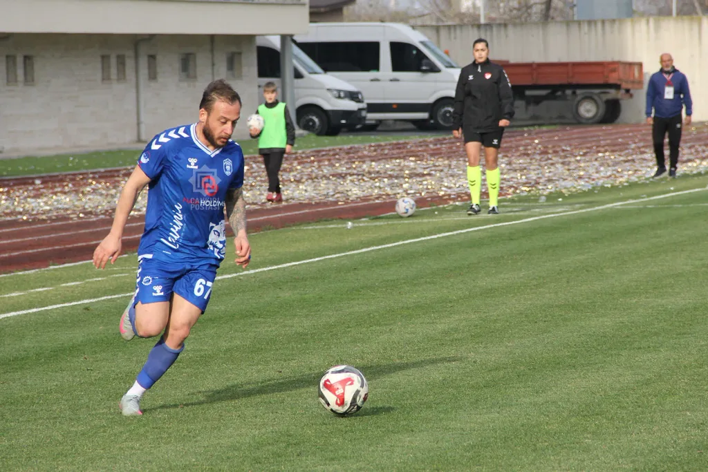 Çankırı FK'nın yıldızı Sinopspor'la el sıkıştı