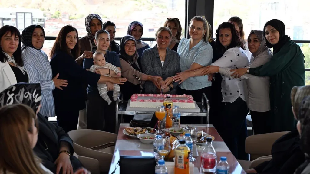 Çankırı Polis Eşleri Derneği Canan Canıtez için veda yemeği düzenledi