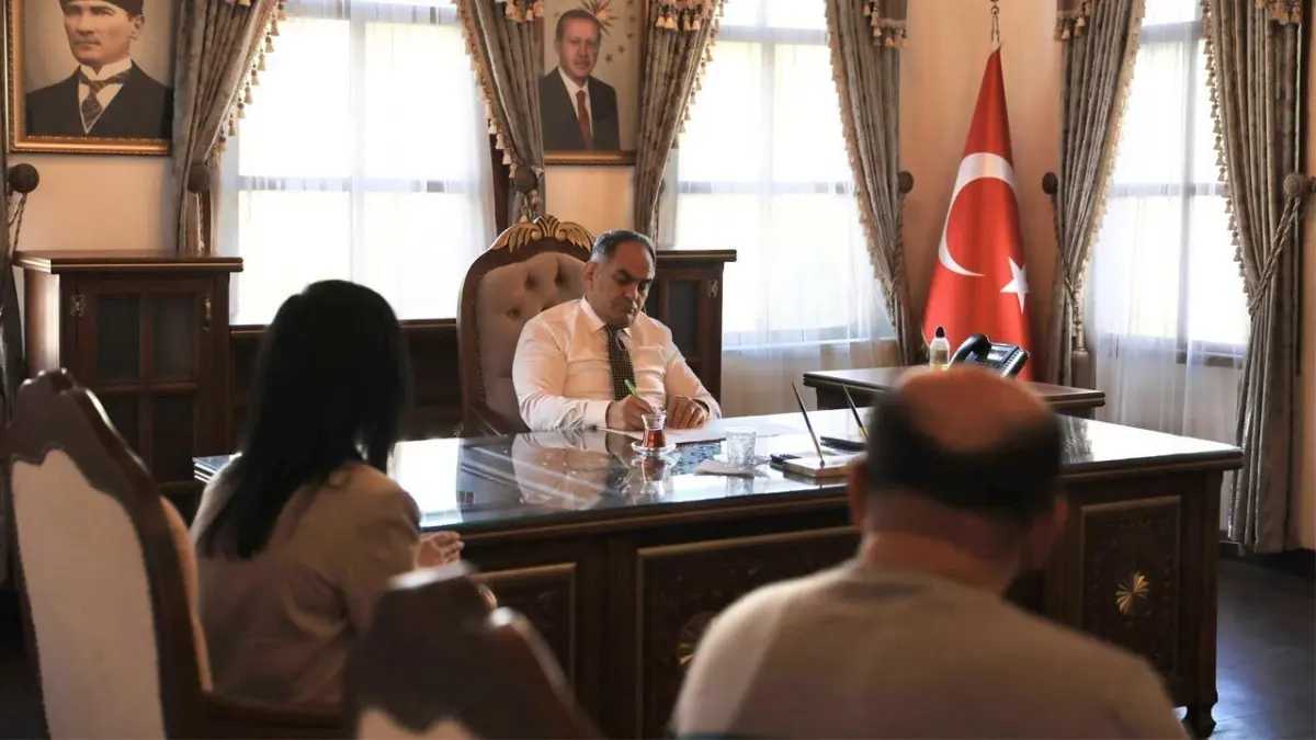 Çankırı Valisi Çakırtaş, halk gününde vatandaşların sorunlarını dinleyip birimlere talimat verdi