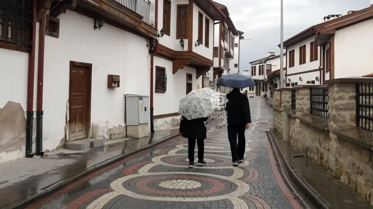 Çankırı'da hafta boyunca gök gürültülü sağanak var, perşembe sıcaklık 19 dereceye iniyor