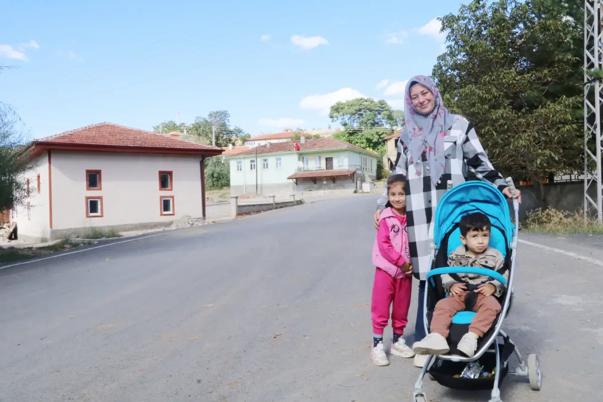 Çankırı'da kendi asfaltını üreten İl Özel İdaresi köy yollarındaki konforu artırıyor