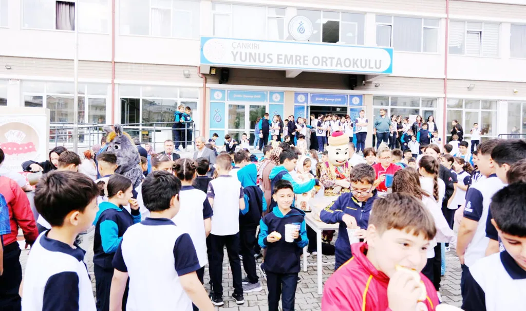 Çankırı'da öğrencilere sıcak çorba ikram edildi