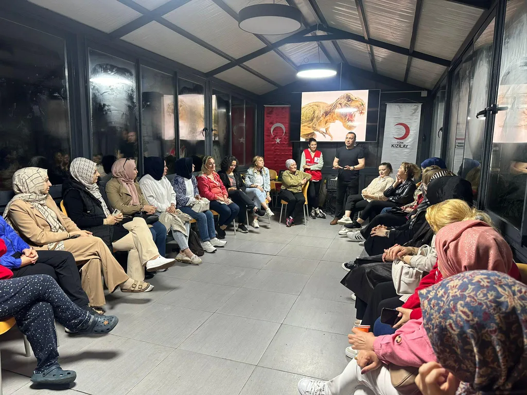 Türk Kızılay Çankırı Şubesi'nde yapılan bir toplantıdan kare