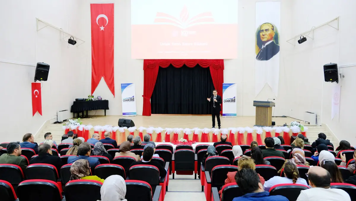 Çankırı'da öğretmenlere ortak yazılı sınav uygulaması Selahattin İnal Güzel Sanatlar Lisesi'nde anlatıldı