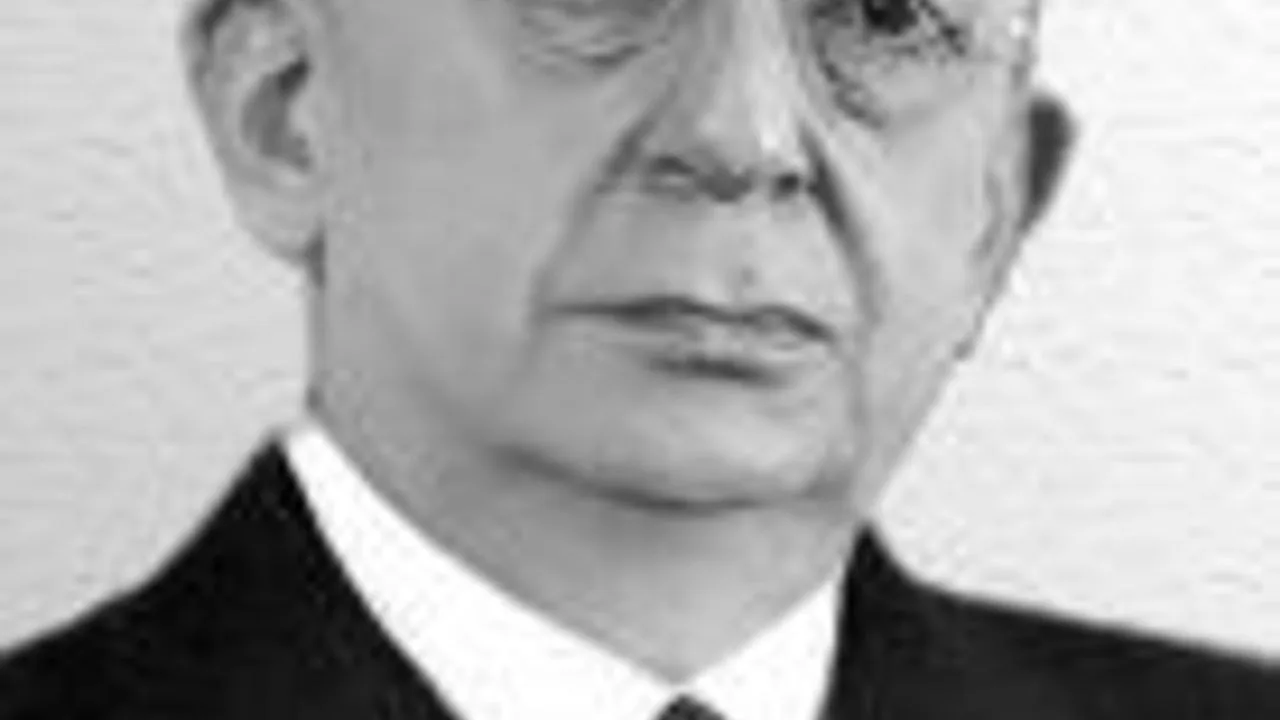 Cumhuriyetin sağlık mimarı Dr. Refik Saydam tarihi başarılarıyla anılıyor