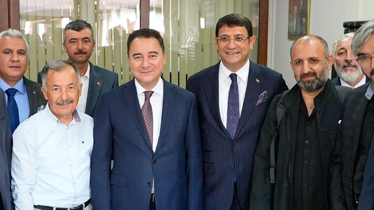 DEVA Partisi Lideri Ali Babacan Çankırı'da vatandaş ve esnafla buluştu