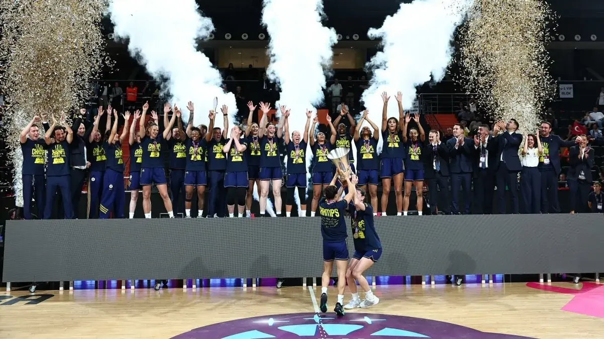 Fenerbahçe Tarfin 4 sezonda 3. kez FIBA Kadınlar Süper Kupa şampiyonu