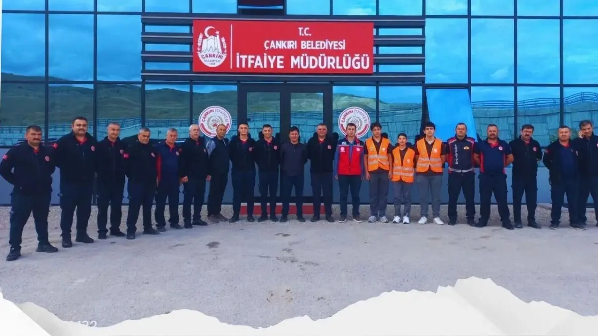 Genç AKUB öğrencileri itfaiyecilerle buluştu