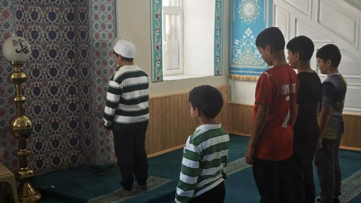 Hüyük Köyü'nde gençler camide buluşuyor