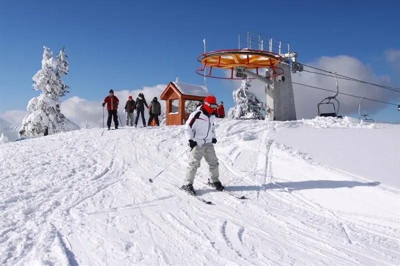 Ilgaz Dağı zirvesi ve Anadolu bozkırına uzanan yamaçlar