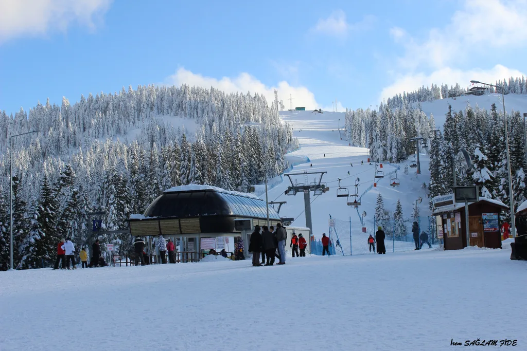 Ilgaz Dağı Milli Parkı'nda telesiyej hattı ve kayak pisti