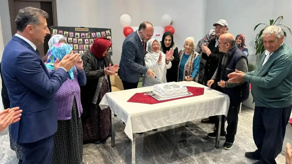 Ilgaz'da Dünya Yaşlılar Günü huzurevi sakinleriyle kutlandı