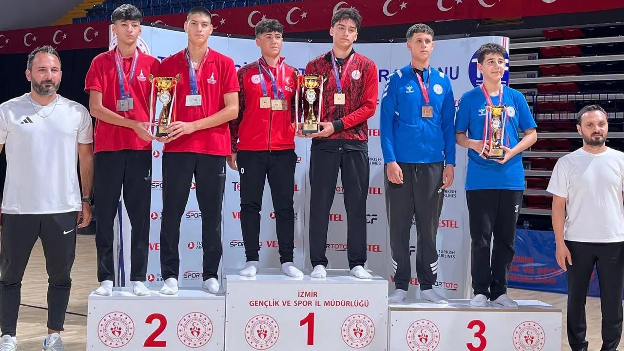 İzmir'deki Türkiye şampiyonasında Çankırılı sporculardan çifte altın zaferi