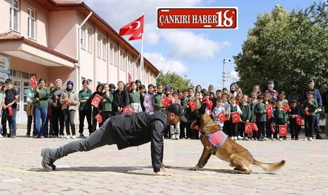 Jandarma, Yapraklı'da minik yüreklerle buluştu