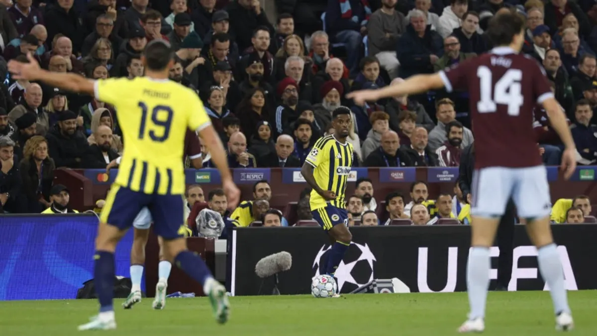 UEFA Şampiyonlar Ligi Aston Villa Fenerbahçe karşılaşmasından bir görünüm