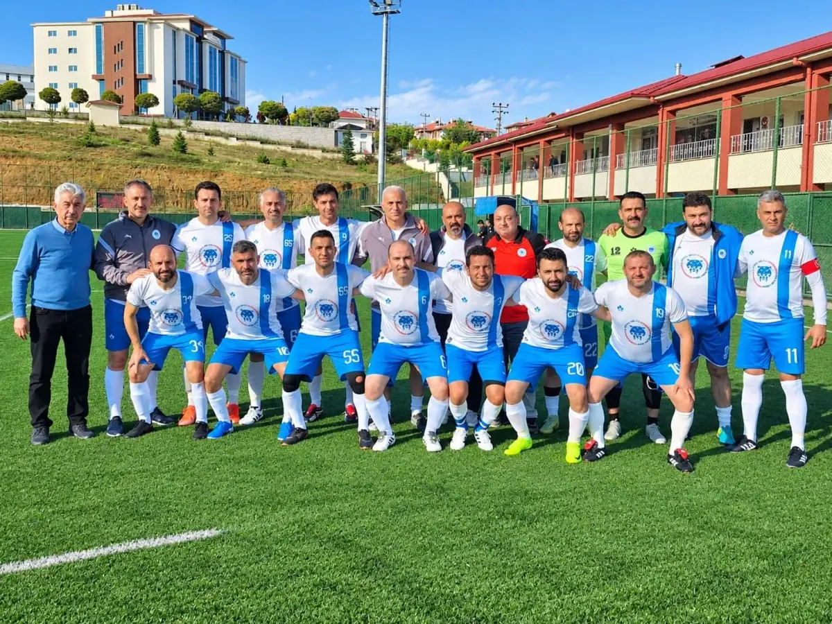 Küre Veteranlar takımını deplasmanda 11-0 yenen Çankırı FK Masterler averajla lider oldu