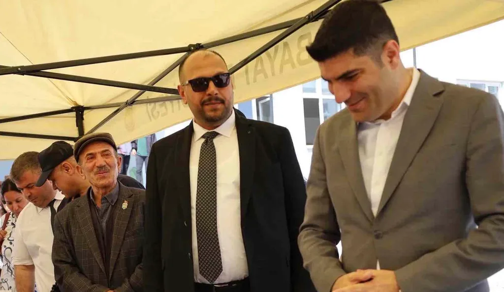 Kurşunlu Kaymakamı Osman Emre Öztürk kamu kurumlarını denetledi ve esnafla buluştu
