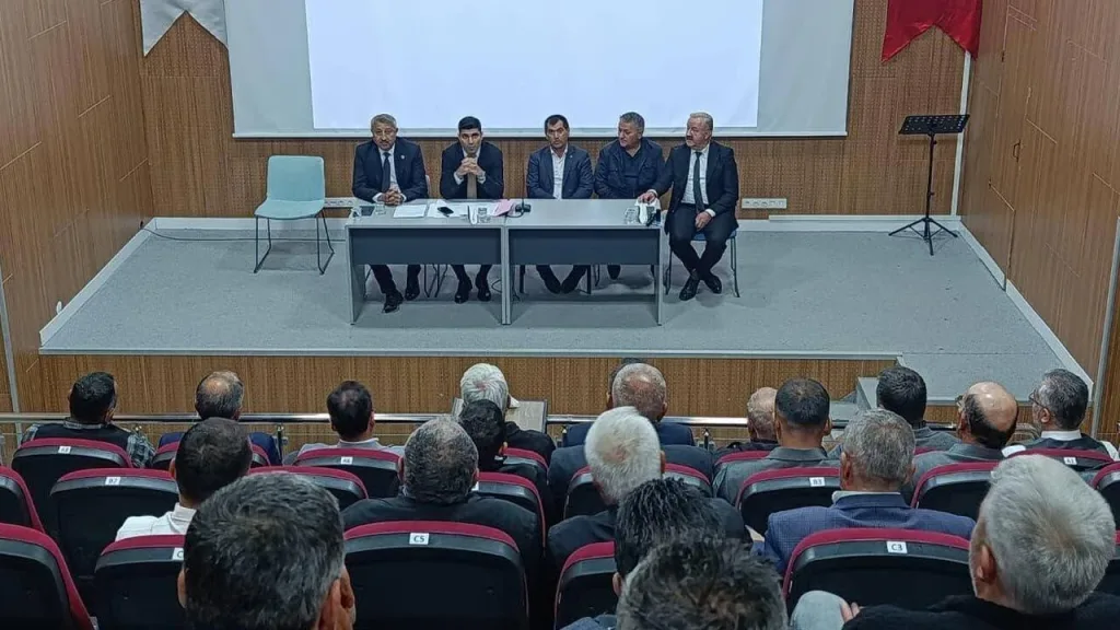 Kurşunlu'da muhtarlar hem köy hizmetlerini hem bağımlılıkla mücadeleyi konuştu