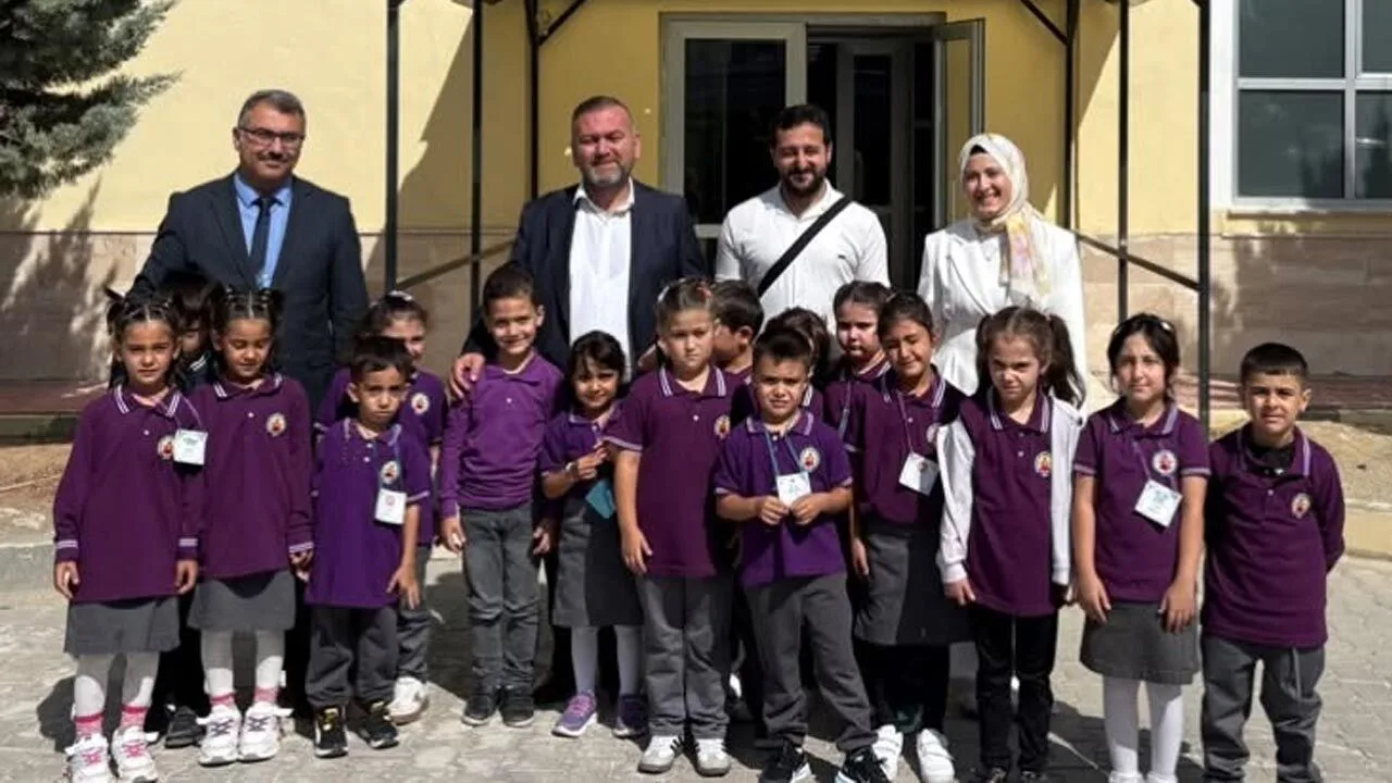 Şabanözü Belediye Başkanı Faik Özcan Yarenler İlkokulu öğrencileriyle buluştu