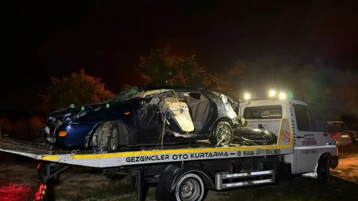 Safranbolu'da kontrolden çıkan otomobil devrildi, 3 kişi hastaneye kaldırıldı
