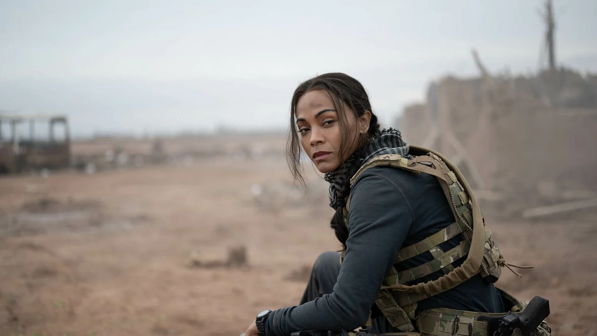 Special Ops: Lioness dizisinde CIA saha şefi Joe rolündeki Zoe Saldana sınır ötesi operasyonda