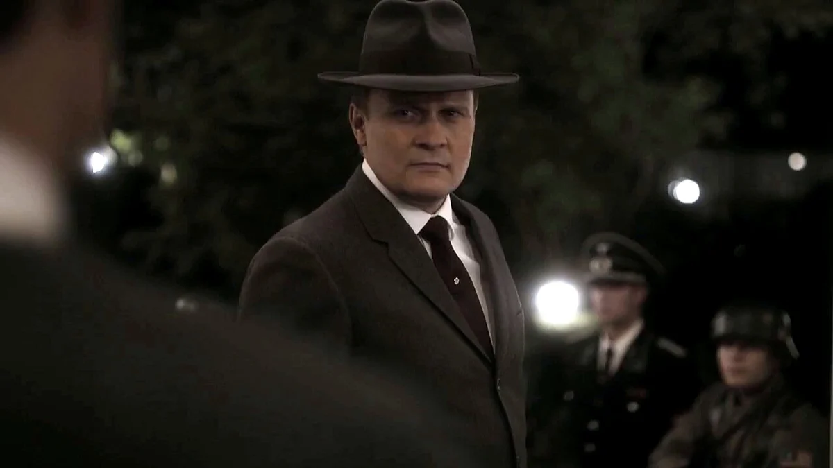 The Man in the High Castle dizisinde John Smith rolündeki Rufus Sewell