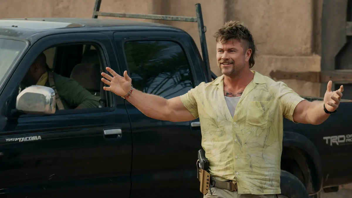 The Terminal List 2. sezonda Jules Landry rolündeki Luke Hemsworth