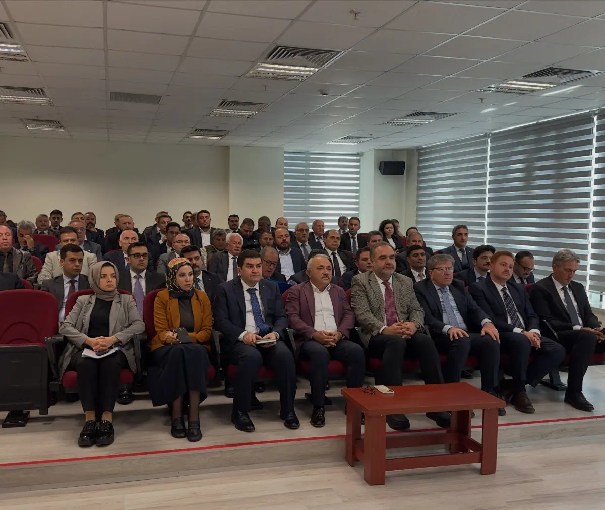 Vali Hüseyin Çakırtaş başkanlığındaki koordinasyon toplantısında Eldivan projeleri görüşüldü