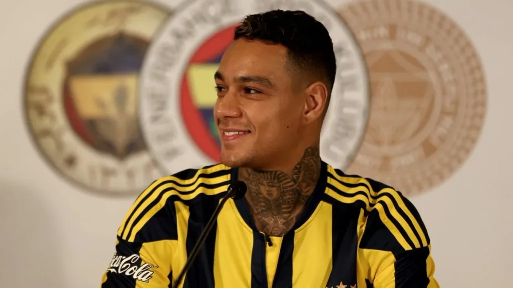 Van der Wiel'den Fenerbahçe itirafı 9 ay boyunca cehennemi yaşadım